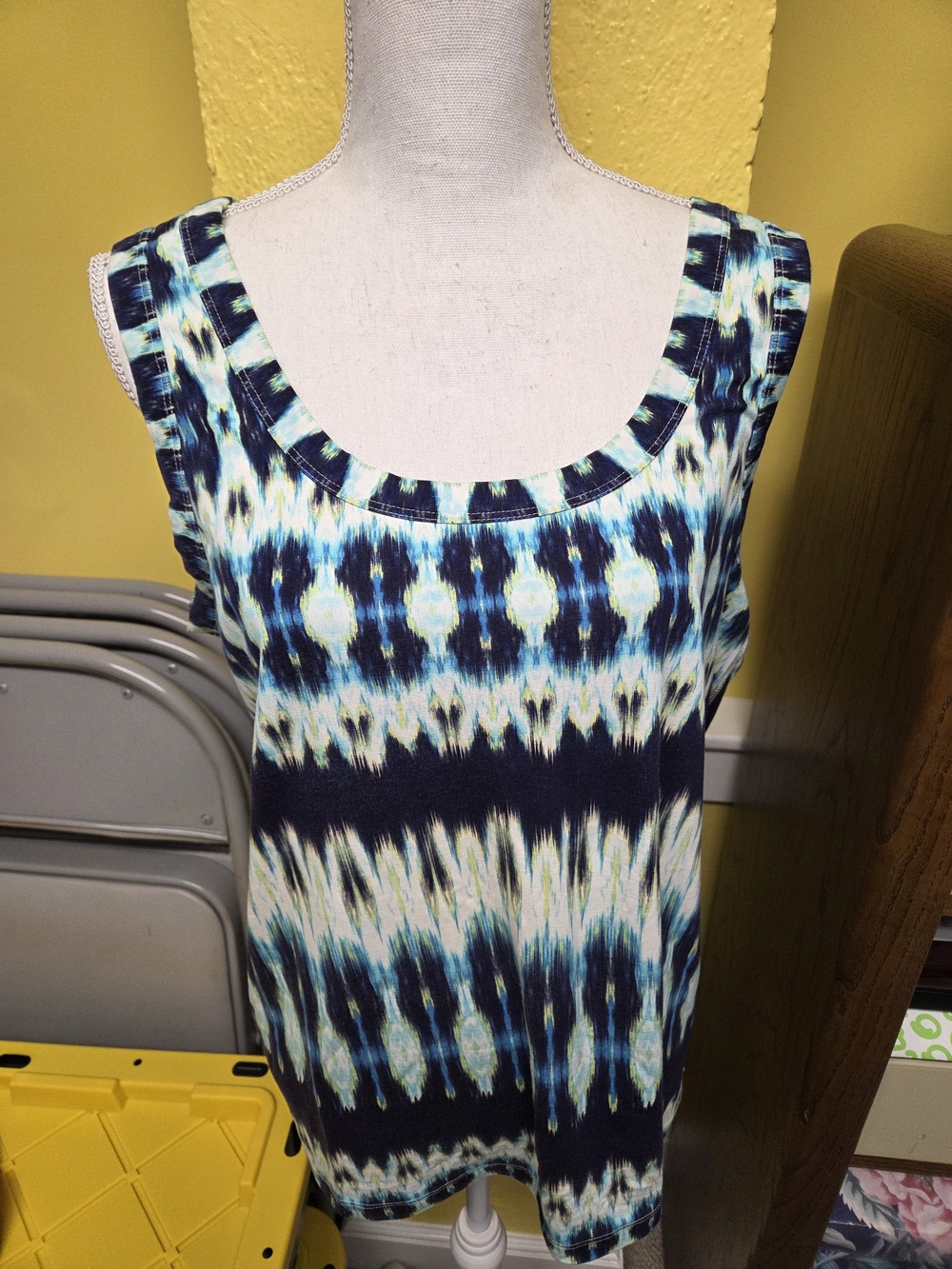 Karen Kane Sleeveless Blue Tie-Dye Print Shell Top